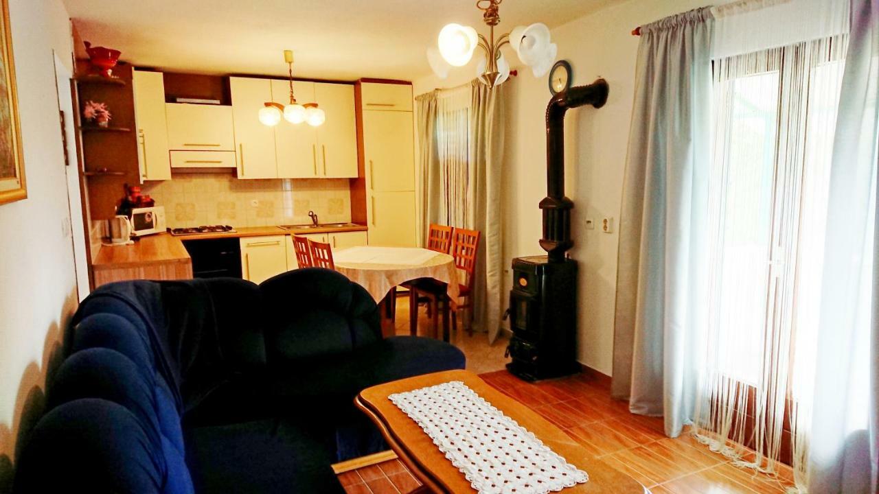 Apartments Rogocana Labin  Exterior photo